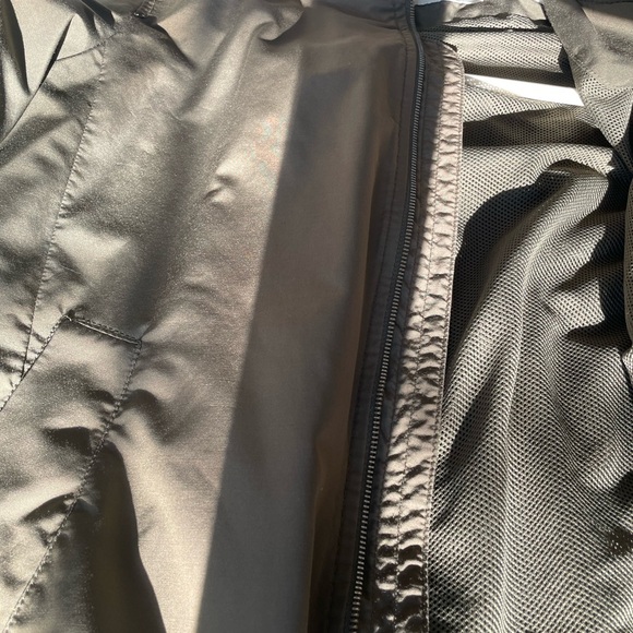 Pull and bear Bomber Jacket ( very light ) - Picture 4 of 5